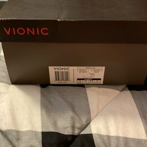 Vionic boots